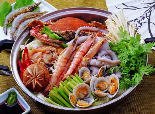 吃海鮮不能喝什么酒?吃海鮮為什么不能喝啤酒