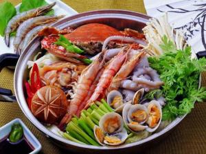 吃海鮮不能喝什么酒?吃海鮮為什么不能喝啤酒