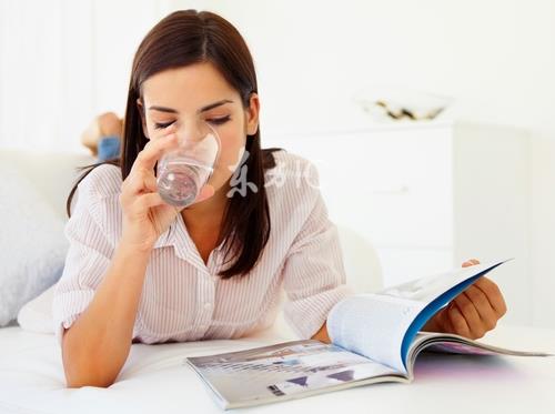 早上起床喝什么水好?早上起床空腹千萬別喝這些水