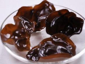 黑木耳可以生吃嗎?黑木耳的顏色越黑越好嗎