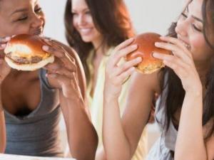 晚餐吃太飽有哪些危害?晚餐吃什么好