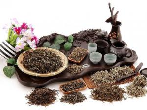 夏天喝什么茶好?黑白紅綠茶功效各不同