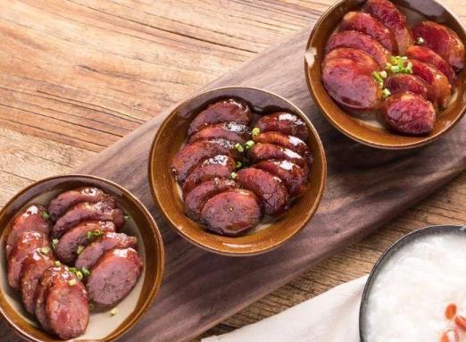 香腸被貓叼走扔掉了還可以吃嗎?香腸粘了是不是壞了