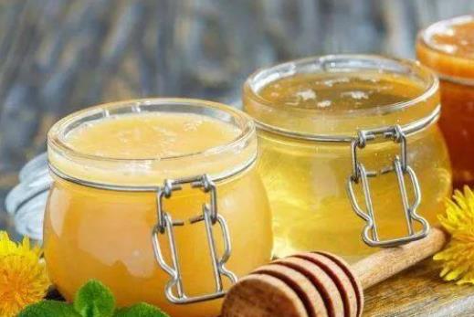 空腹喝蜂蜜水好嗎?蜂蜜有哪些功效?
