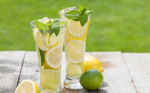 ?怎么挑選喝檸檬水的時間?喝檸檬水有哪些好處?