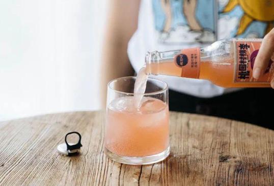 伏特加后勁大嗎?伏特加和白酒哪個烈?