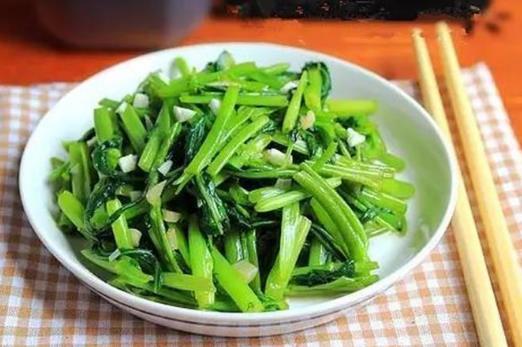 空心菜可以降血壓?jiǎn)幔靠招牟瞬荒芎褪裁匆黄鸪裕? border=