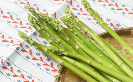 蘆筍頭上的花可以吃嗎?吃蘆筍需要去皮嗎?
