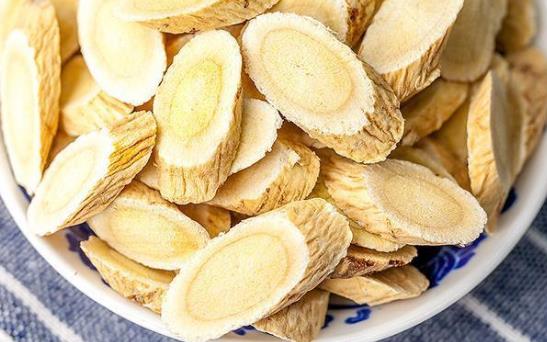 孕期可以喝黃芪水嗎?黃芪有哪些功效?