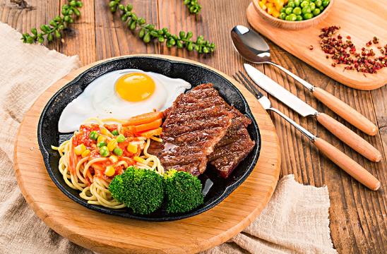 整切牛排是不是拼接牛肉?原切牛排好吃還是整切牛排好吃