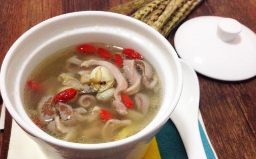 豬肚子和什么煲湯最好 豬肚子怎么做最好吃