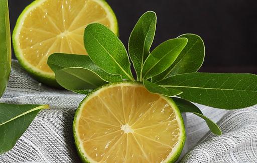 檸檬水美白多久見效 檸檬水什么人不能喝