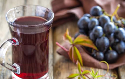 ?葡萄榨汁要去皮去籽嗎要加水嗎 天天一杯葡萄汁的好處