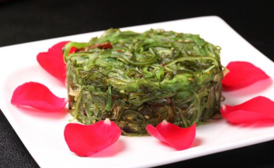 女性吃裙帶菜有哪些好好處?裙帶菜有哪些食療功效?