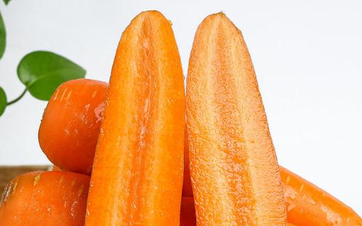 吃胡蘿卜皮膚會(huì)變黃嗎 吃胡蘿卜對(duì)近視眼有沒有幫助