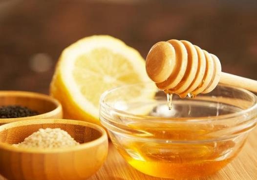 蜂蜜有苦味是不是壞了?冷水沖蜂蜜會拉肚子嗎?
