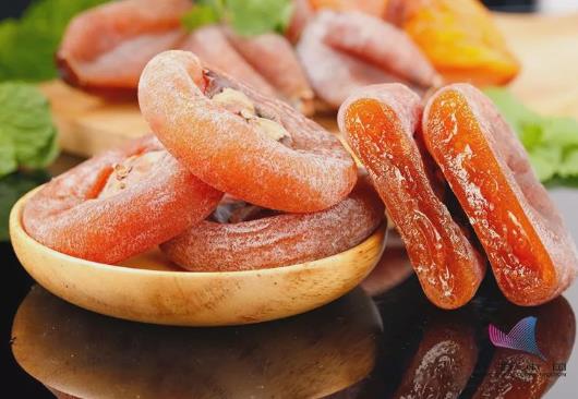 柿餅上的白色物質是什么?柿餅上有白色的東西可以吃嗎?