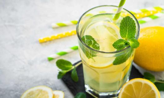 ?白天喝檸檬水會長斑嗎 檸檬泡一晚上第二天還能喝嗎