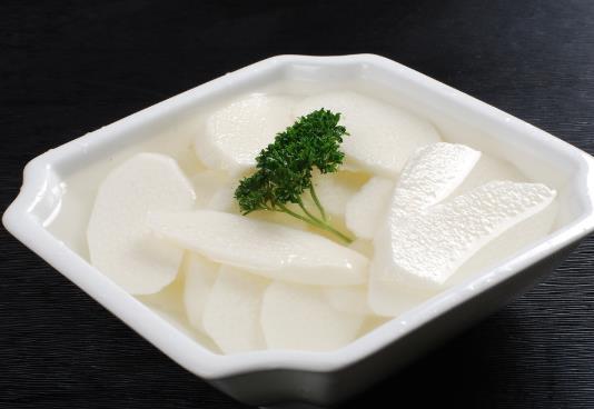 ?山藥切斷后發(fā)綠霉還能吃嗎?山藥削皮后變成紫色的是有毒嗎?