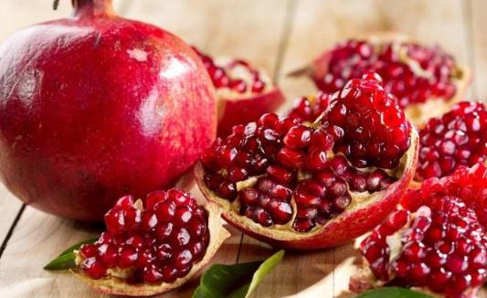 螃蟹和石榴隔多久可以吃 螃蟹石榴一起吃了怎么辦