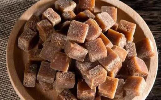 長期吃梨膏糖會得糖尿病嗎 秋梨膏和梨湯哪個效果好