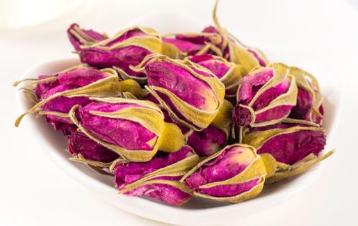 玫瑰花茶變色了還能喝嗎 玫瑰花茶泡幾次比較好