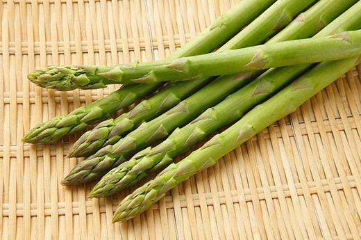 吃蘆筍要焯水嗎?蘆筍的家常做法