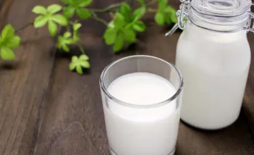 牛奶過期了幾天還能喝嗎 如何正確的選擇好的牛奶