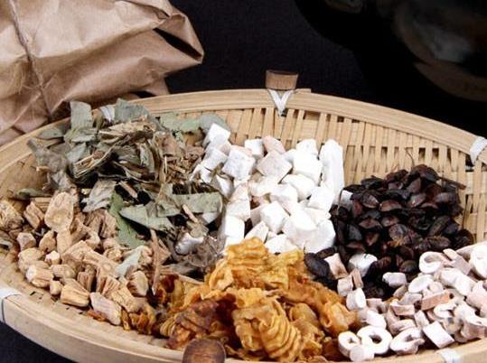 喝中藥的時候吃牛肉了會怎么樣?中藥長霉了洗了還能再吃嗎