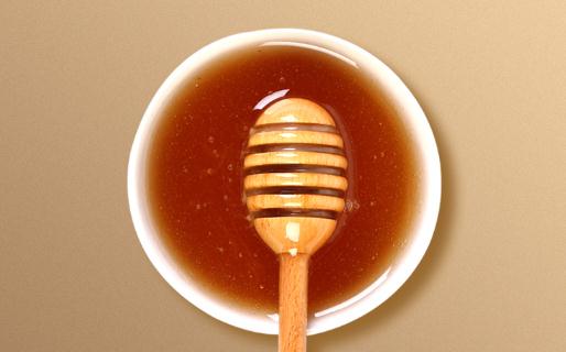 ?蜂蜜用多少度的水沖效果最好 一杯蜂蜜水放幾勺蜂蜜