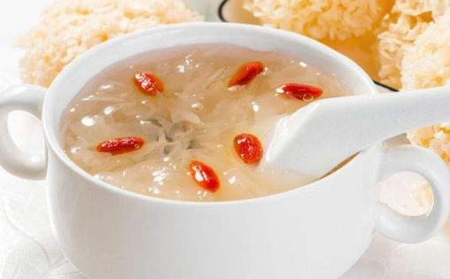 銀耳用冷水泡還是熱水泡 銀耳泡發多長時間最好