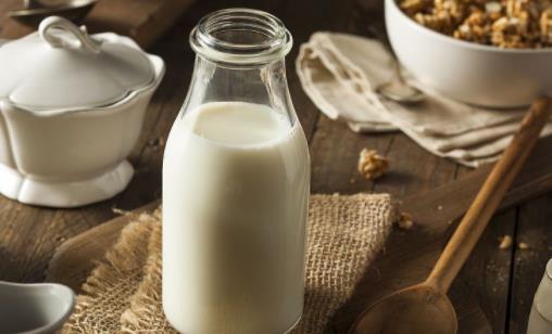 ?牛奶沒有微波爐怎么加熱 加熱牛奶會不會破壞營養