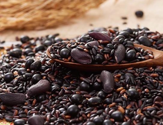 做黑米粥需要提前泡嗎?黑米掉色嚴重能吃嗎