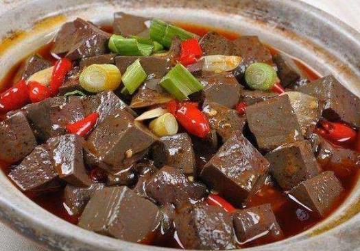 豬血算發性食物嗎?豬血為什么開水煮了之后發綠