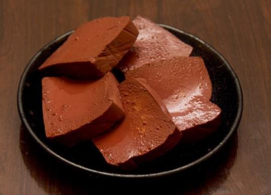 豬血算發性食物嗎?豬血為什么開水煮了之后發綠