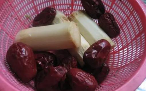 甘蔗紅棗水上火嗎 甘蔗紅棗水經(jīng)期能喝嗎