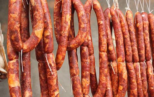 香腸能用風扇吹嗎 香腸有點酸怎么去除