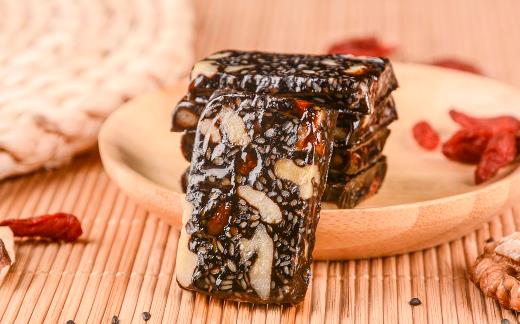 一天中阿膠糕什么時候吃最有效果 阿膠是什么人都可以吃的嗎