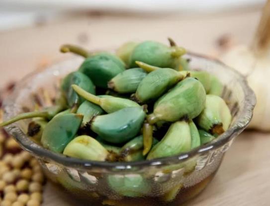 臘八蒜如何保鮮不褪色?臘八蒜怎么腌制才能綠