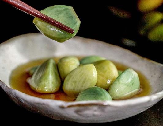 臘八蒜只能冬天做嗎?臘八蒜怎么變綠的圖片