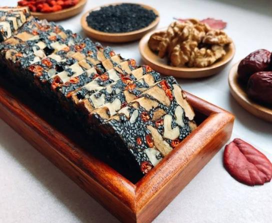 阿膠糕發苦能不能吃?阿膠糕有一股腥味正常嗎