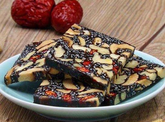 阿膠糕涼了就可以切塊了嗎?阿膠糕冷了還會拉絲嗎