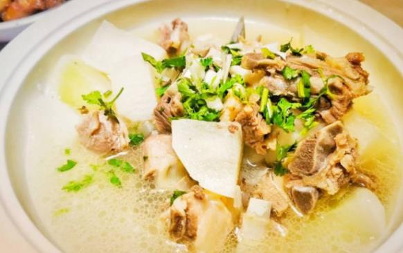 冬季吃羊肉的十大好處是什么?冬季吃羊肉需要注意什么?