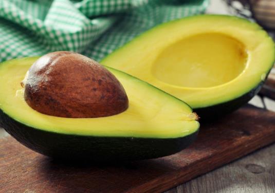 牛油果有點苦是沒熟嗎?牛油果里有黑色絲狀還能吃嗎