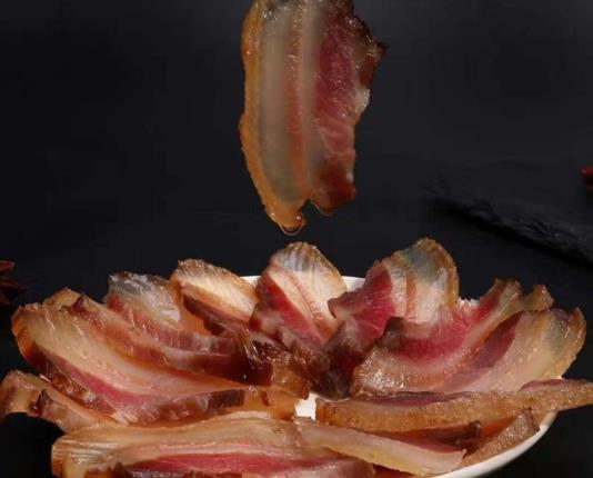 臘肉淋雨了可以用熱風吹嗎?曬臘肉有蒼蠅是不是肉壞了