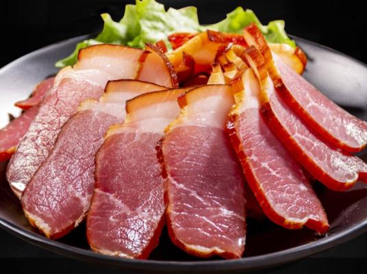 臘肉曬好了掛起來保存可以嗎?為什么臘肉會有鹽霜