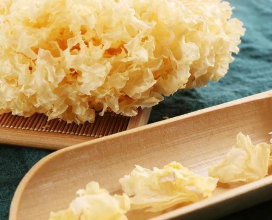 熬銀耳湯怎么選銀耳?為什么銀耳燉久了致癌