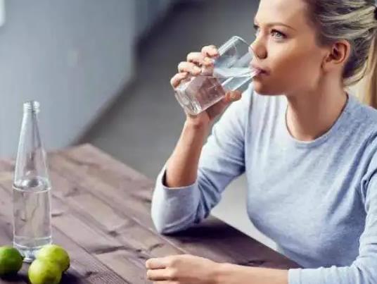 喝堿性水有什么好處?備孕要提前多久喝堿性水