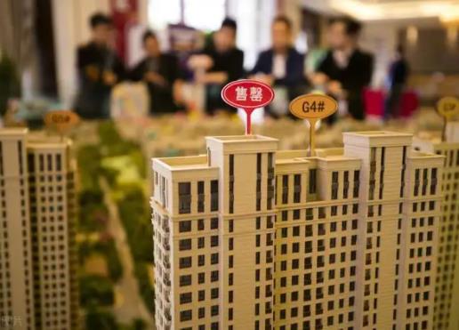 小區第一排的房子為什么不能買?邊戶的連廊算公攤嗎