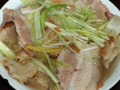 白肉罩火燒是哪兒的小吃?河北保定白肉罩火燒的吃法